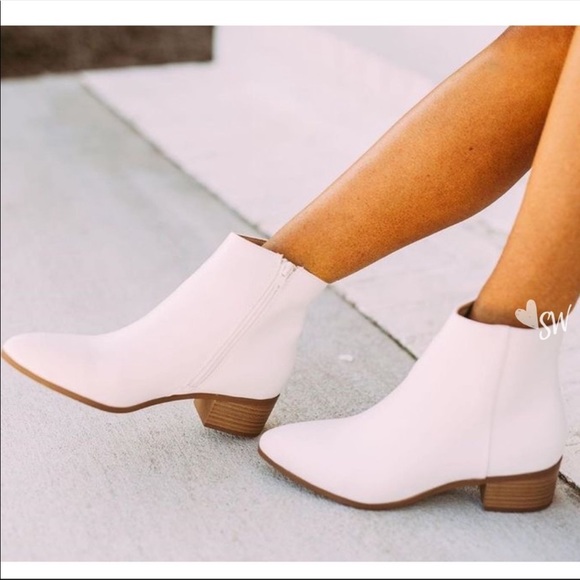 LAST 3✨ white ankle booties wood heel boots - Picture 5 of 6